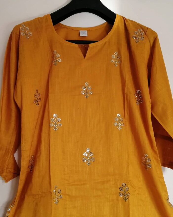 Sensational Women Kurta Sets - Image 4